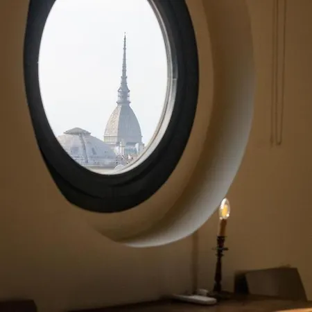 Attico Panoramico D'autore Con Torre Vista Su Monumenti Iconici